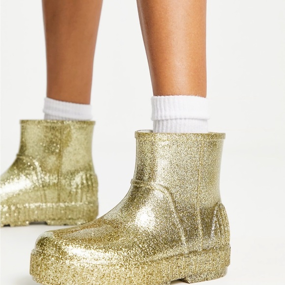 UGG Drizlita Glittery Gold Rain Boots - size 6